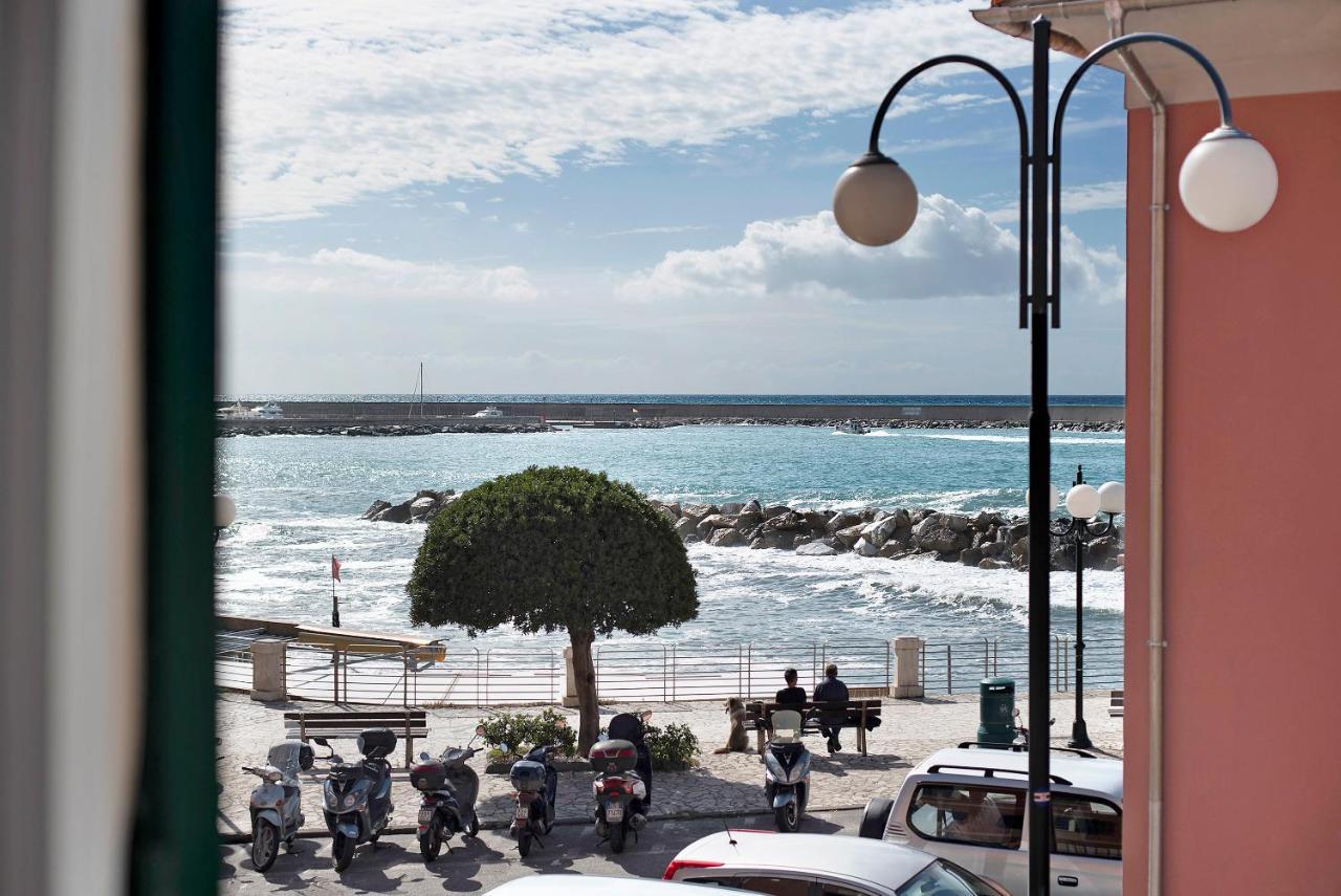 A Due Passi Dal Mare Apartment เคียวารี ภายนอก รูปภาพ